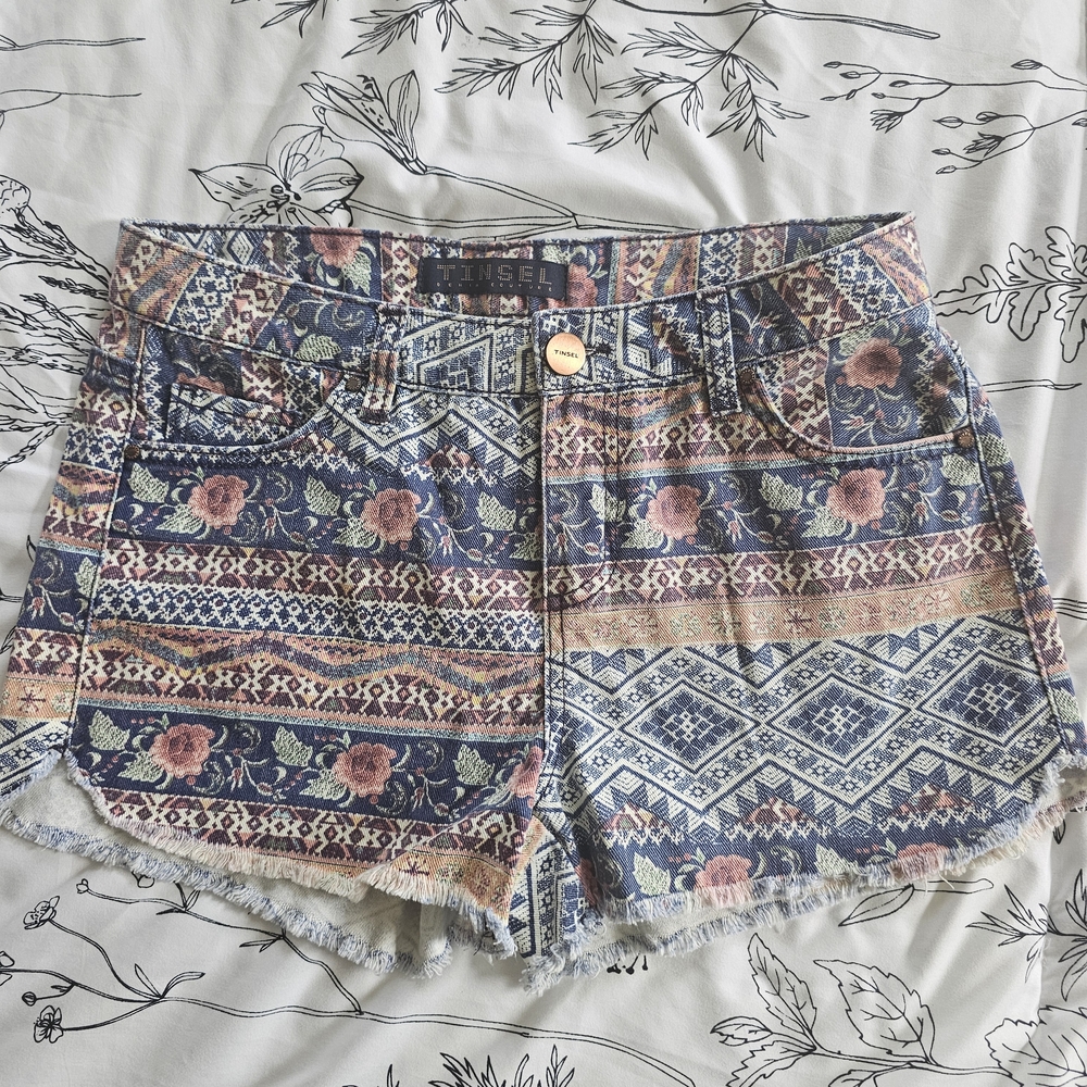 Tinsel Women's Multicolor Patterned Jean Shorts